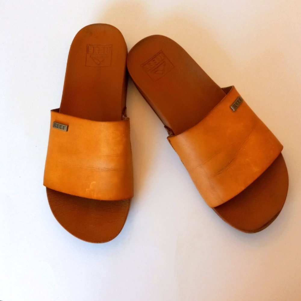 REEF slip on Sandals Size 6